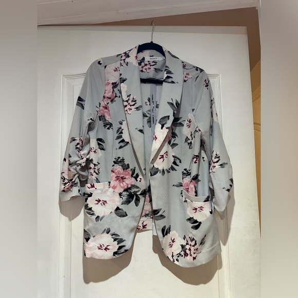 Blazers - Picture 11 of 11